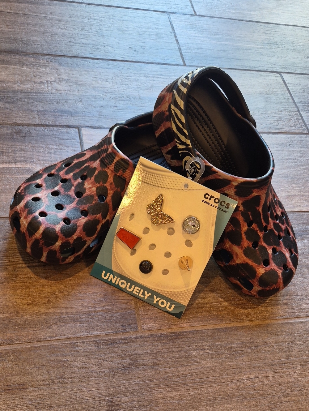7.5/8 Crocs Leopard Zebra Print Classic Animal Remix Clogs & Jibbitz